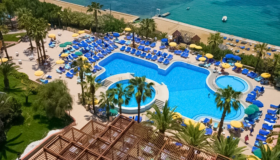 هتل فانتاسیا دلوکس کوش آداسی